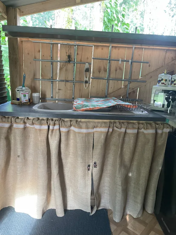 Karen's kitchen curtain from hessian Karen's kitchen curtain from hessian